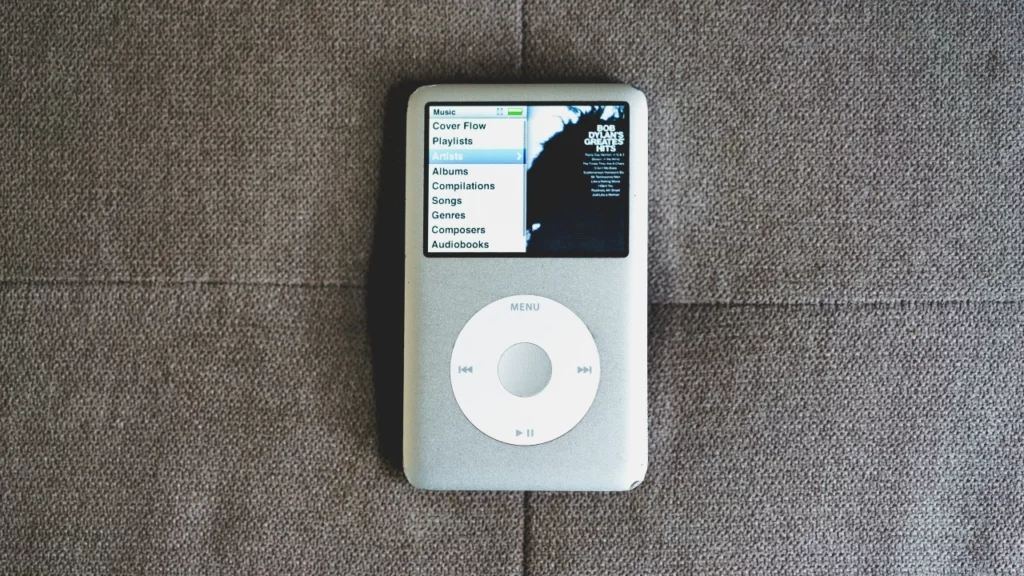 iPod คืนชีพ วัยรุ่น Gen Z แห่ใช้ไอเท็มเรโทรหนีความวุ่นวาย