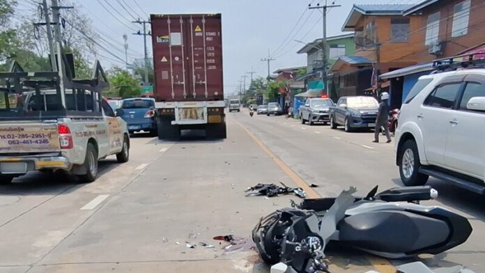 อุบัติเหตุสลด รถบรรทุก 18 ล้อทับลุง รปภ. ดับคาซอยวัดแหลมฟ้าผ่า
