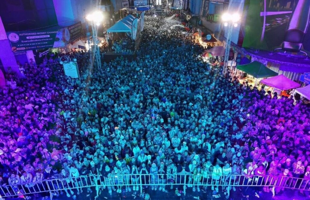 มิดไนท์สงกรานต์ หาดใหญ่ ปิดฉากสวยงาม นักท่องเที่ยวทะลุ 5 แสนคน