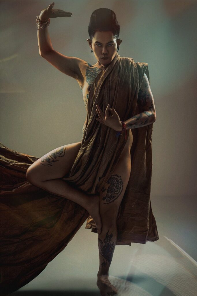 เก่ง ธชย อวดรอยสักร่างสอง โชว์บั้นท้ายทำโซเชียลฮือฮา แม่ไม่ปลื้ม